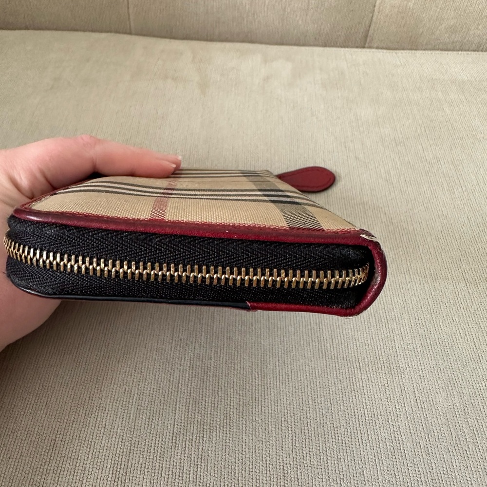 Burberry Wallet - Picture 6 of 11